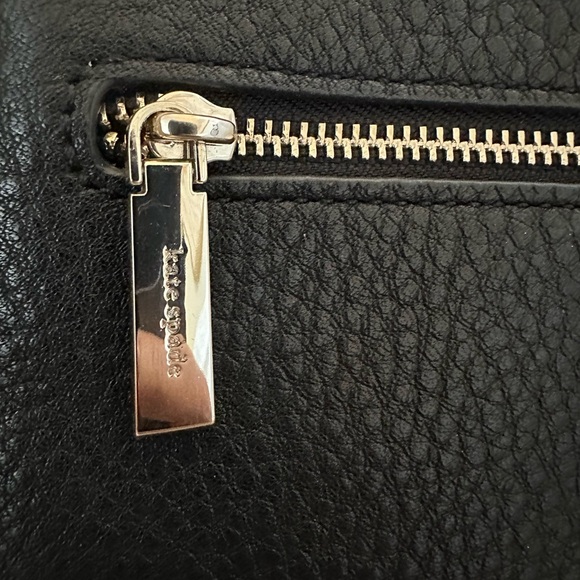 Kate Spade Convertible Bag to Wristlet Black Pebbled Leather. - Picture 9 of 13